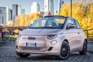 Fiat 500 Cabrio 2020 года 